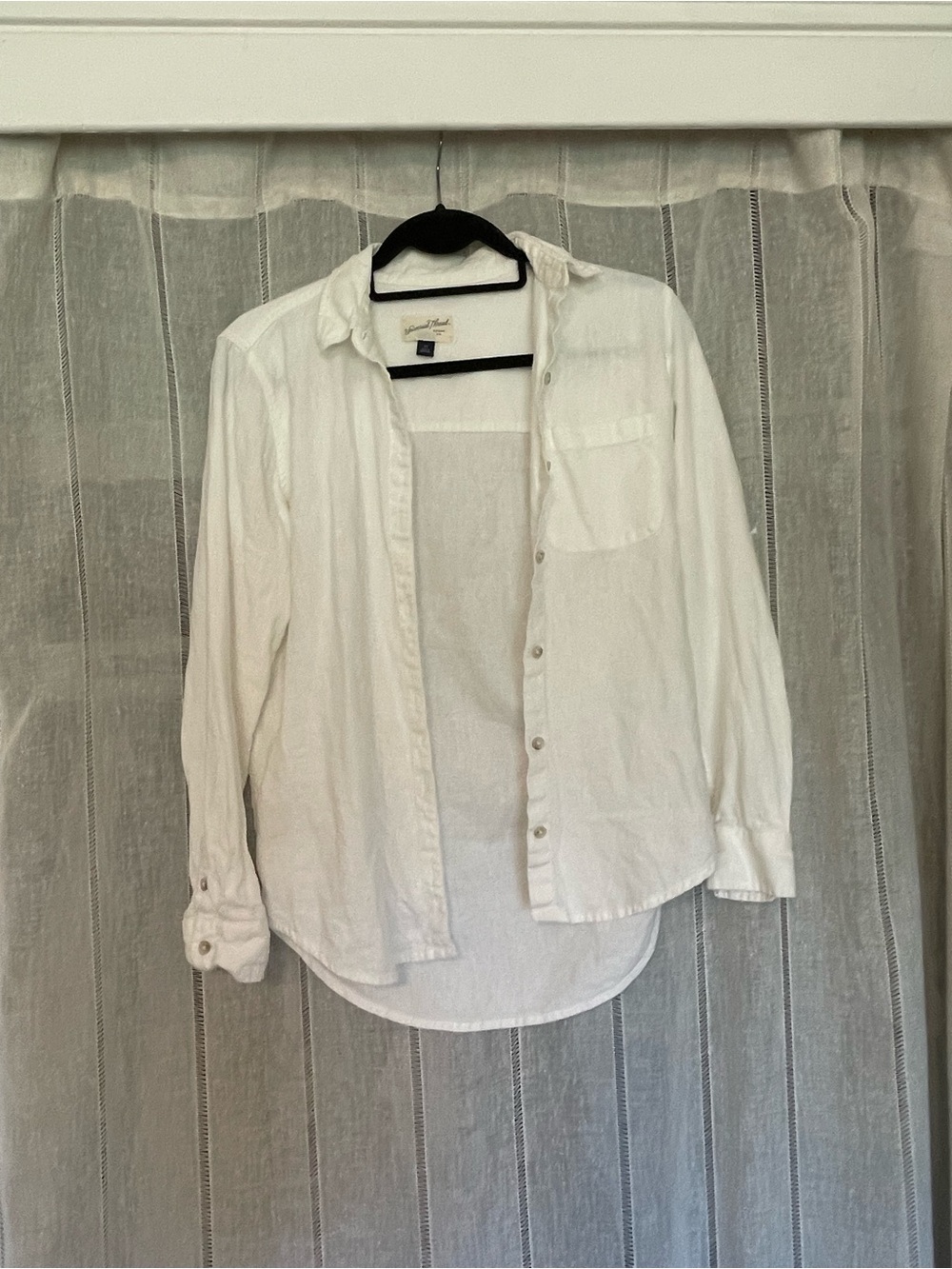 Universal Thread Men's White Button-Down Long Sleeve Shirt